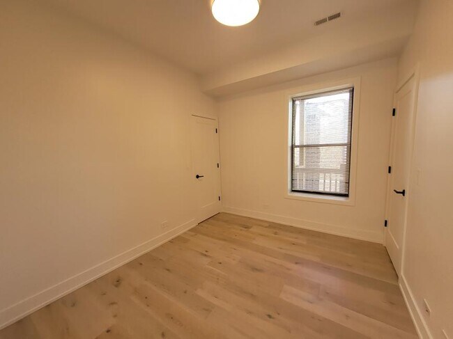 Foto del edificio - 2 bedroom in Chicago IL 60660