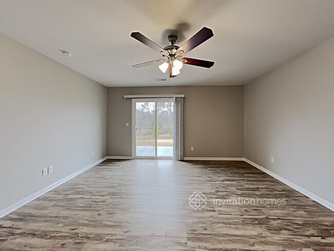 Building Photo - 130 Silver Oak Cir