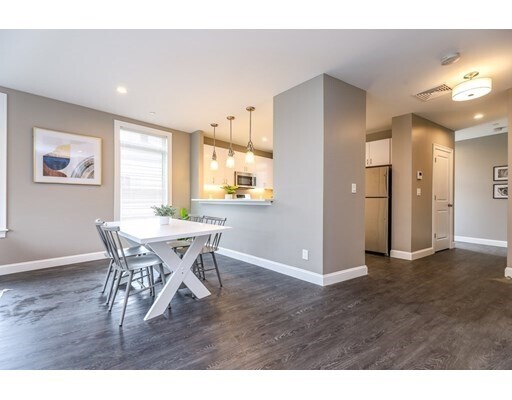 Building Photo - 4945 Washington St