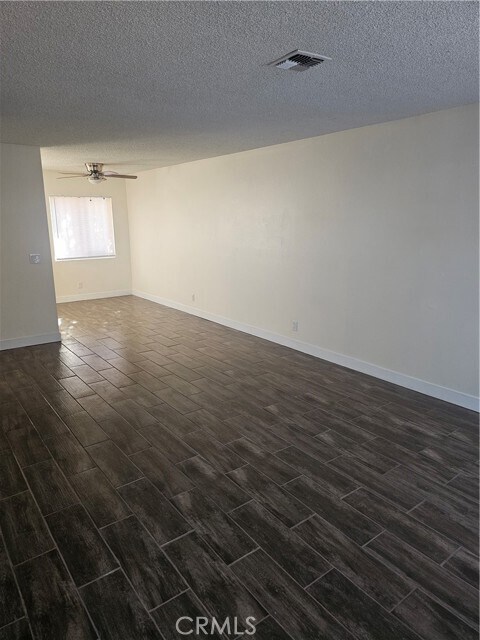 Foto del edificio - 45419 10th St W