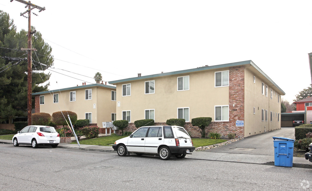 Primary Photo - 1358-1368 Reeve St