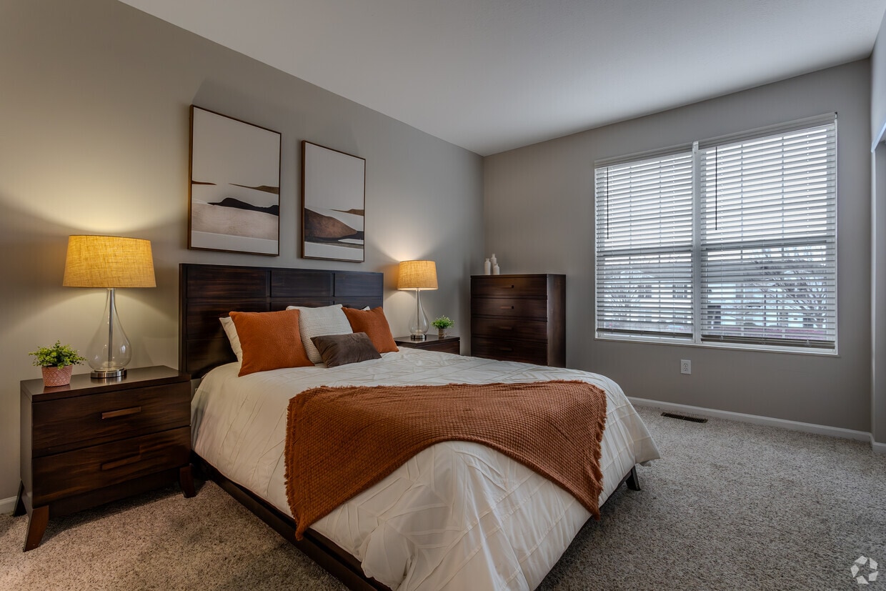 Primary Photo - Chestnut Hill Apartments