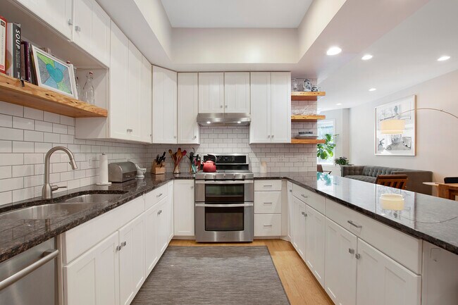 Foto del edificio - 4532 N Damen Ave