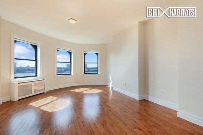 Foto del edificio - 120 Riverside Dr