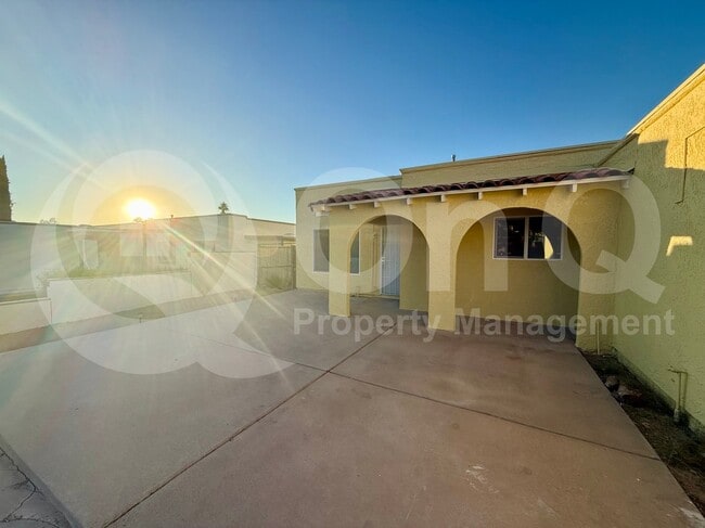 Foto del edificio - 2921 W St Tropaz Ave