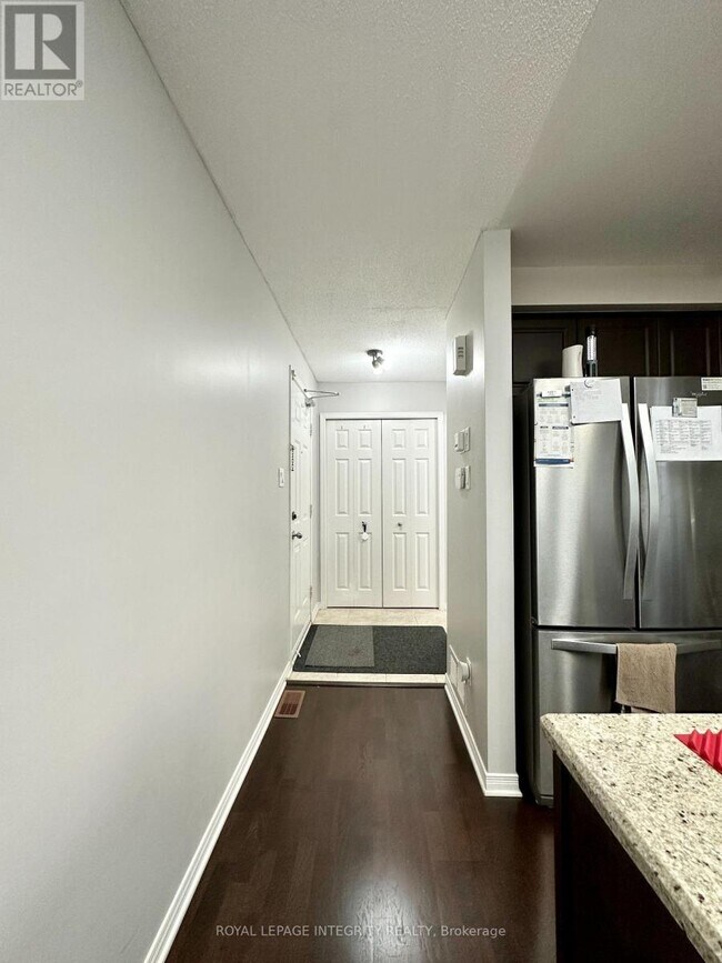 Building Photo - 251 Keltie Private