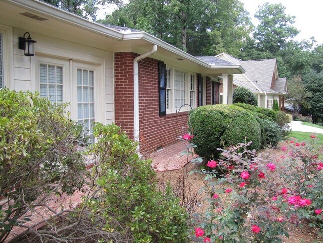 Building Photo - 3490 Sexton Woods Dr