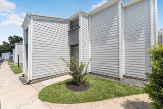 Building Photo - 13151 Walden Rd