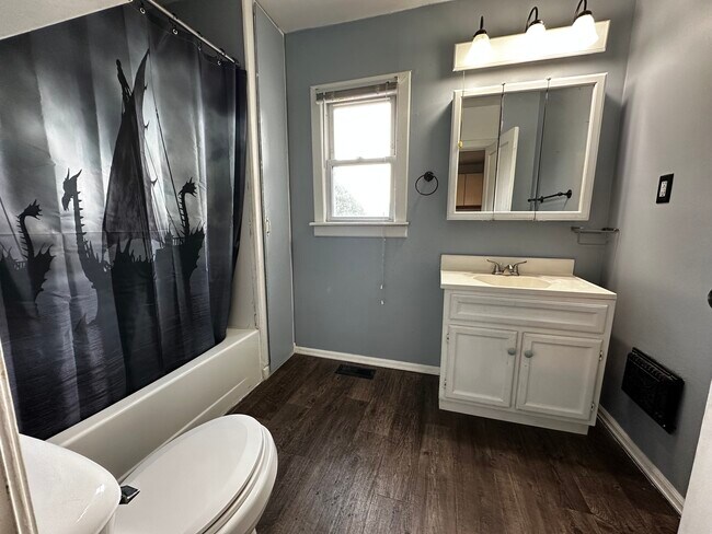 Fotografía del edificio - 717 E Center St