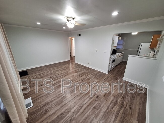Building Photo - 921 W Purtscher Dr