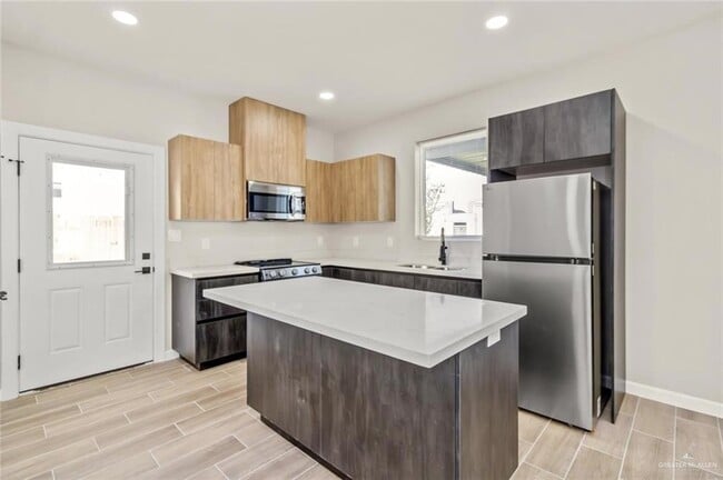 Foto del edificio - 10 Yosemite Dr