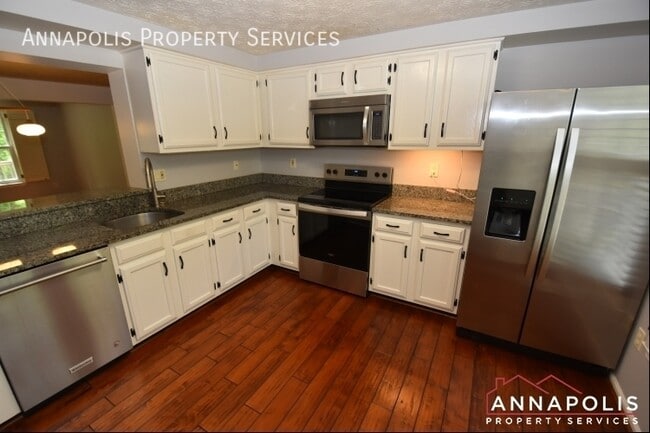 Building Photo - 541 Bay Dale Ct
