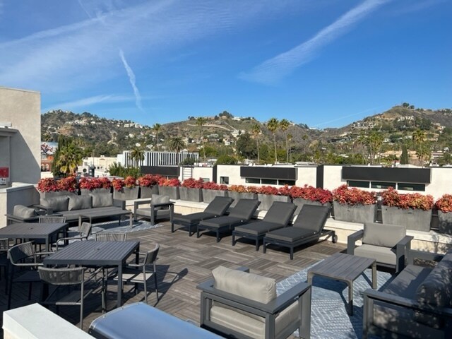 Building Photo - 1432 N Curson Ave