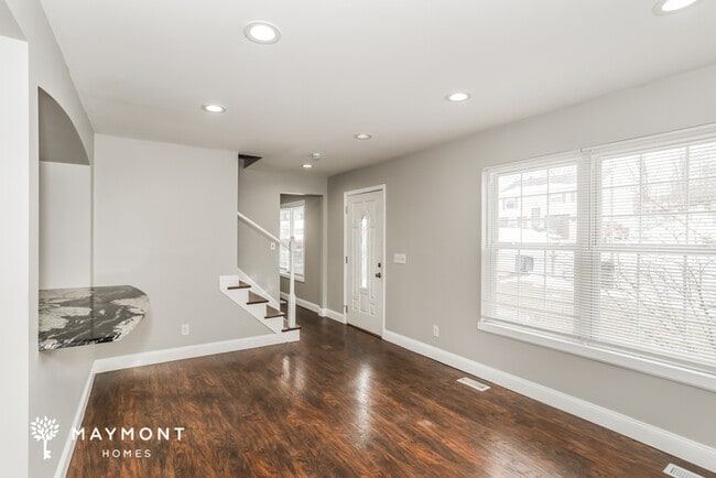 Foto del edificio - 4534 Hanover Dr