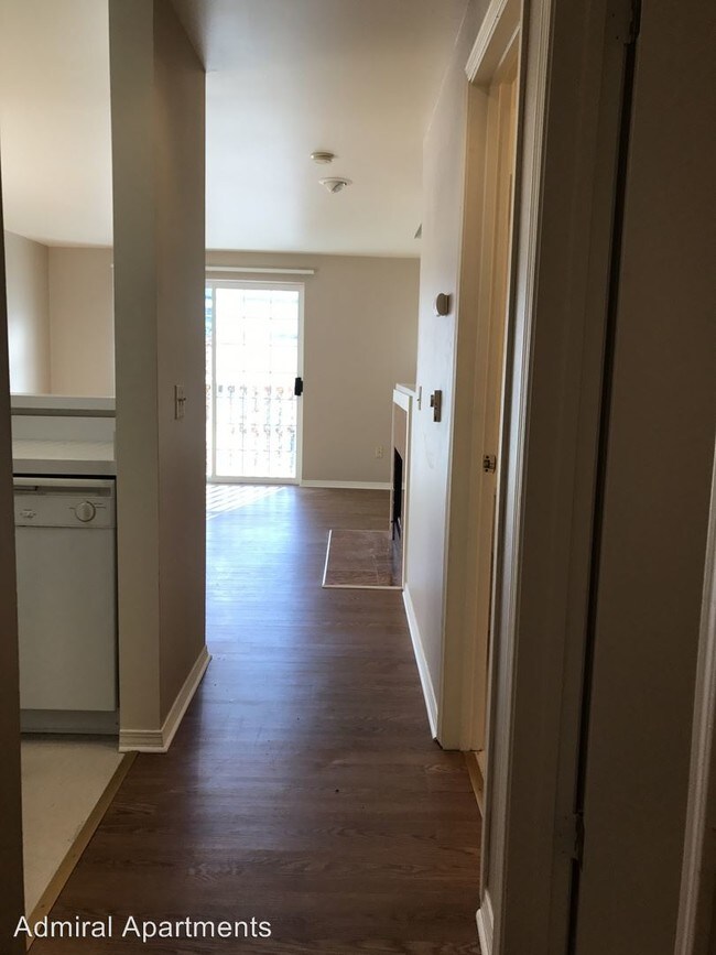 Foto del edificio - 3056 60th Ave SW