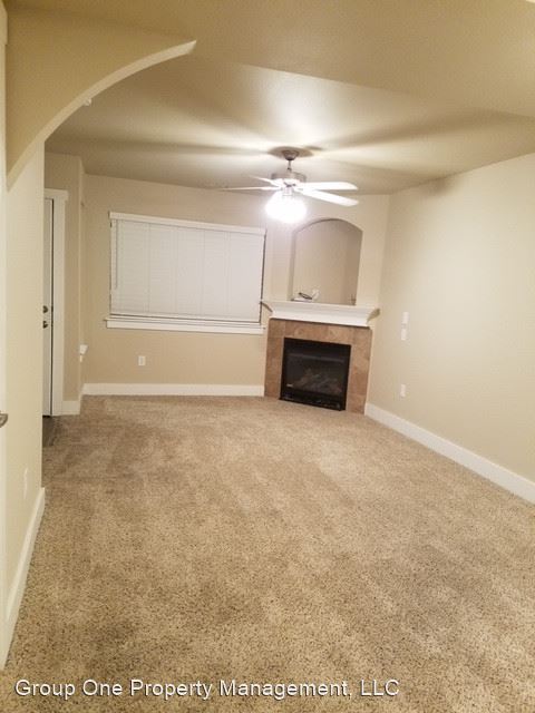Building Photo - 2 br, 2.5 bath House - 9962 Rosecroft Ct. ...