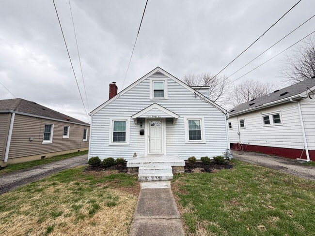 Photo - 825 Parkway Dr House