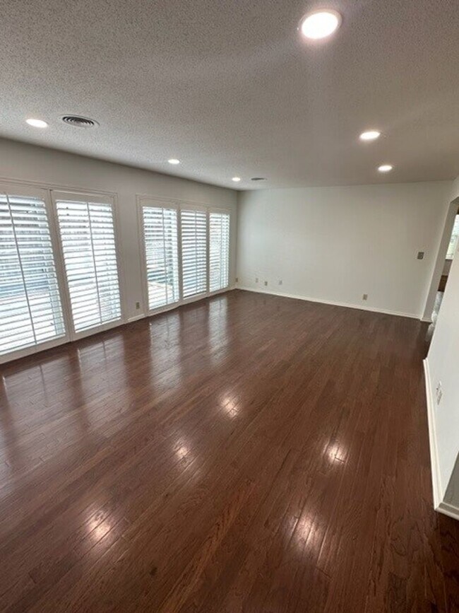 Foto del edificio - 2BD/2BA Condo located in Germantown!