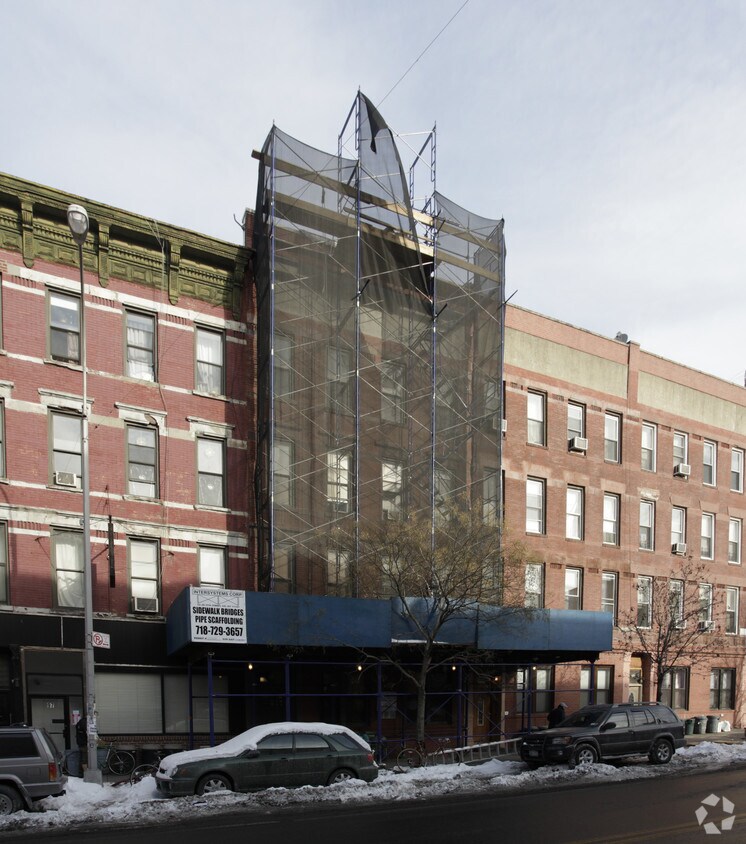 Foto principal - 99 Greenpoint Ave