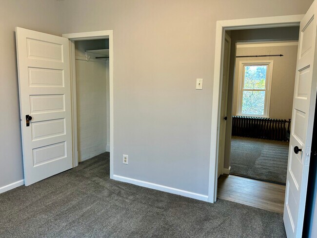 Foto del edificio - 112 Rock St