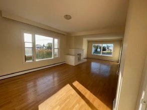Building Photo - 578 Fundy Dr