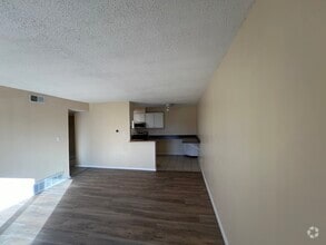 Building Photo - 2324 SW Briarwood Plaza