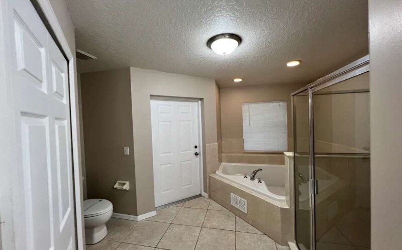 Foto principal - 2261 SE Wood Ave