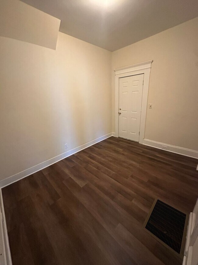 Foto del edificio - Highland Ave. 35-37