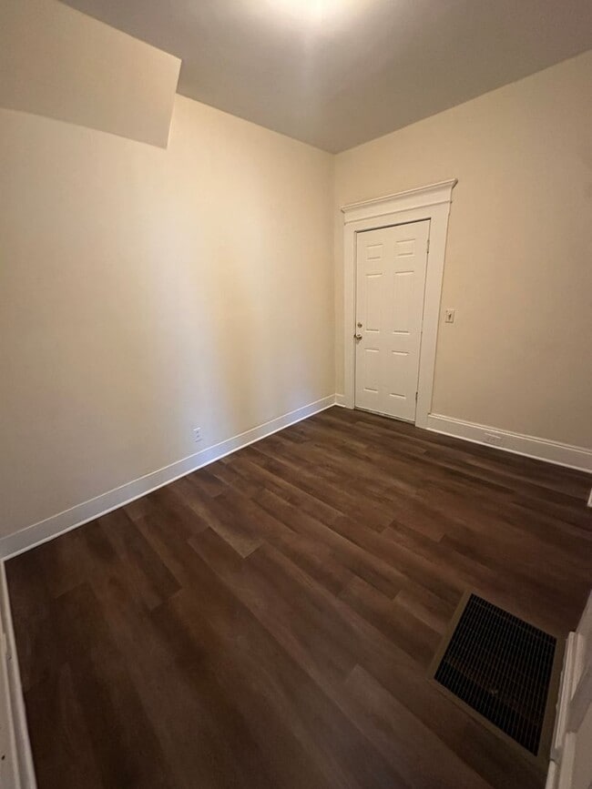 Building Photo - Highland Ave. 35-37