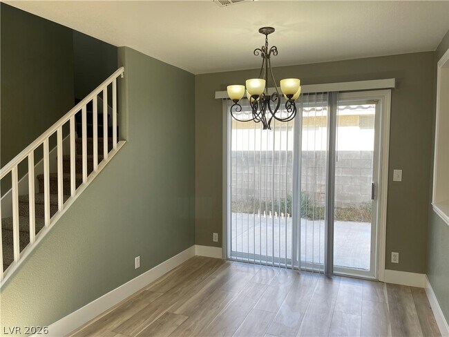 Foto del edificio - 5848 Red Dawn St