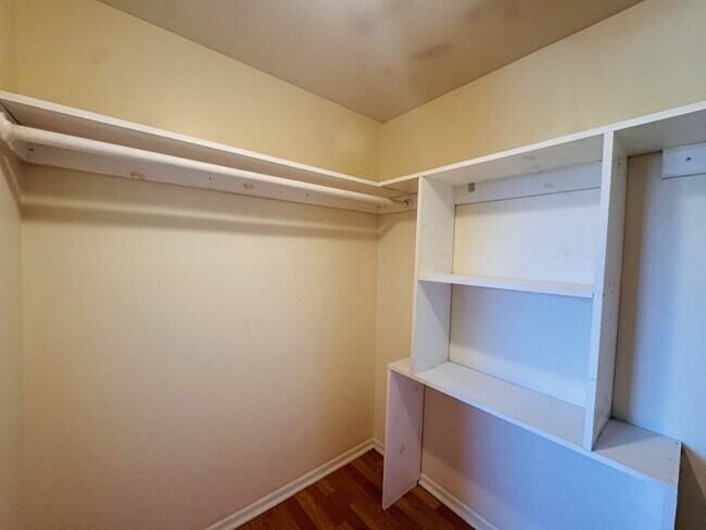 Foto del edificio - 8025 S Colony Cir