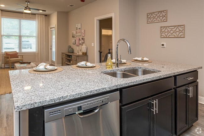 1BR, 1BA - 827SF - The Waters at Hammond