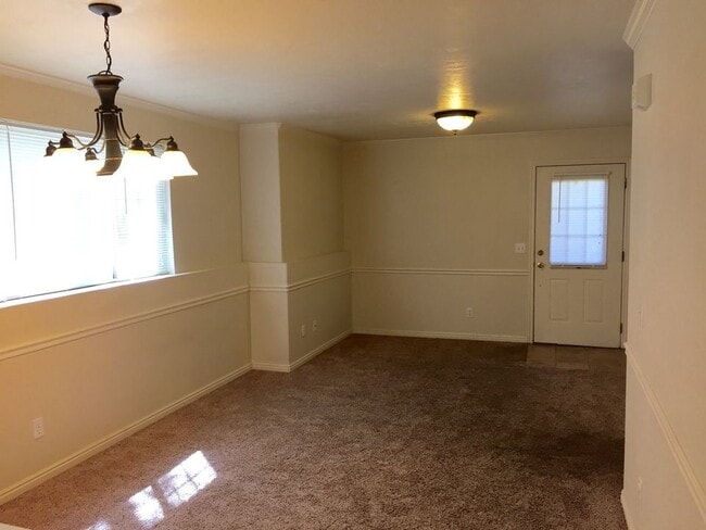 Building Photo - 1546 S 175 E