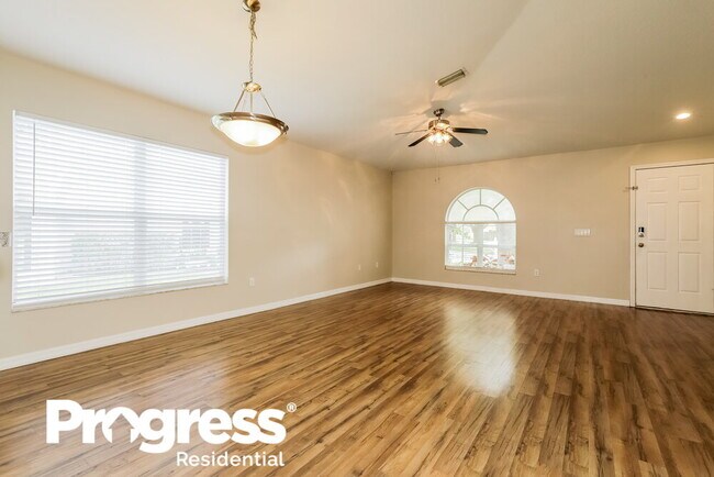 Building Photo - 1036 Lake Shore Ranch Dr