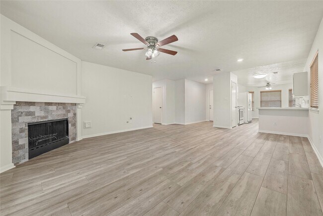 Building Photo - 5425 Yale Dr