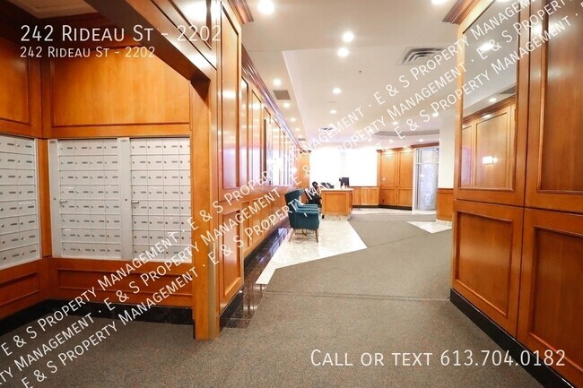 Building Photo - 242 Rideau St