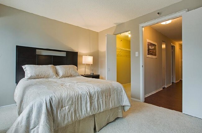 Foto del edificio - 461 E Erie St