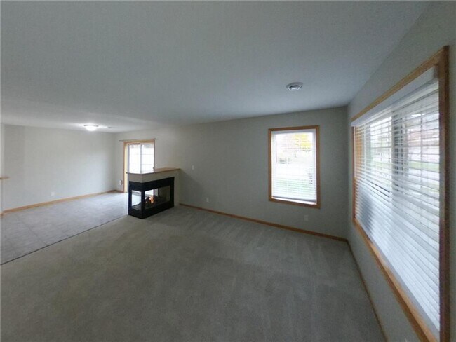 Foto del edificio - 13758 Flay Ave N