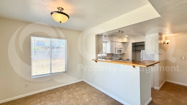 Building Photo - 3249 N Ash Cir