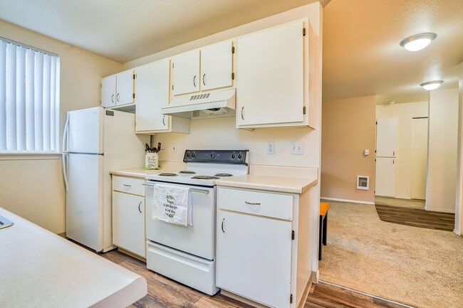 Building Photo - Oak Glen Apartments