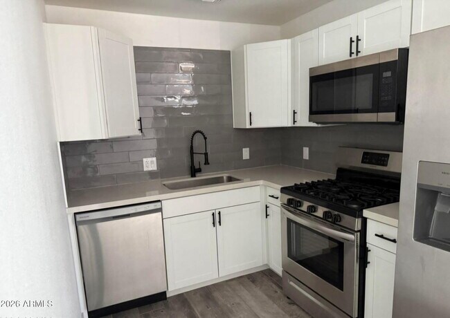 Foto del edificio - 5039 N 18th Ave