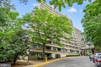 Building Photo - 5911 Edsall Rd