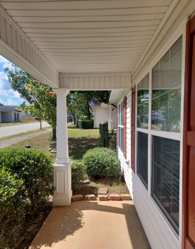 Building Photo - Hogansville Rental, 3 Bedroom, 2 Bath, Aug...