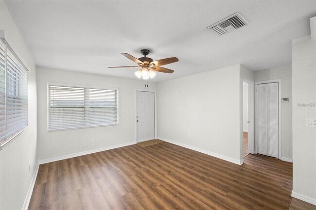 Foto del edificio - 715 6th Ave NE