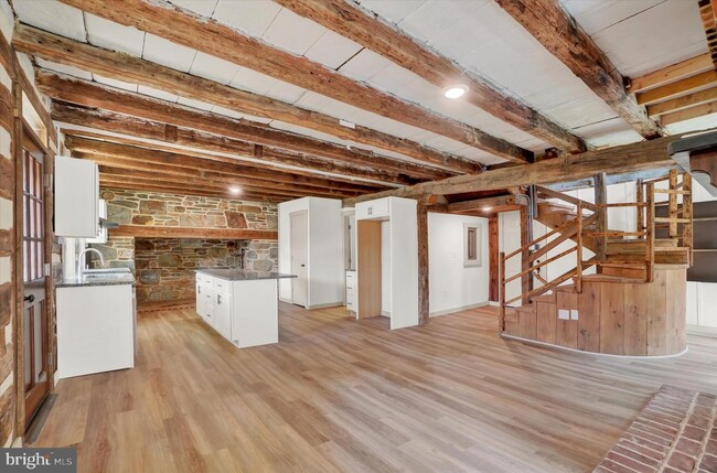 Building Photo - 4025 Cherry Run Rd