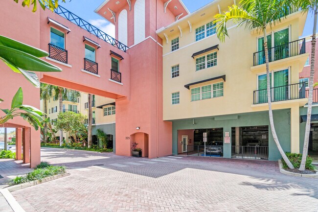 Foto del edificio - 225 NE 1st St