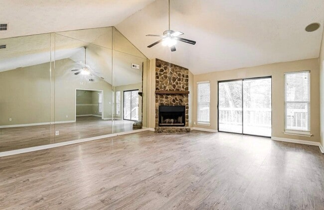 Building Photo - 1576 Canberra Dr