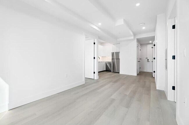 Foto del edificio - 215 East 124th Street