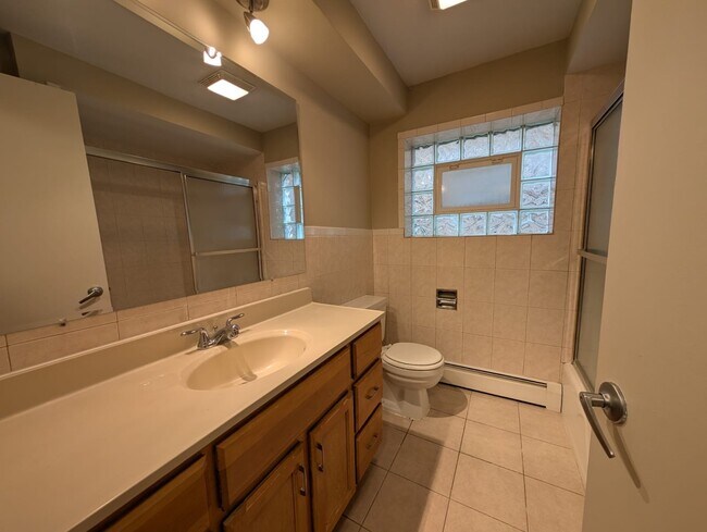 Foto del edificio - 1324 Maple Ave