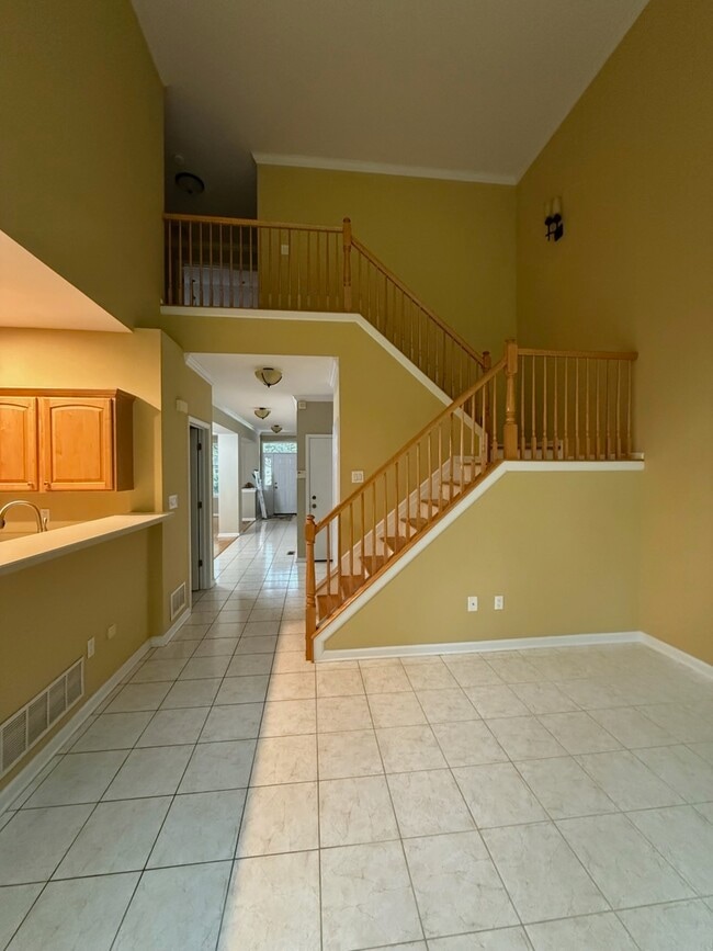 Building Photo - 75 Spring Hill Cir